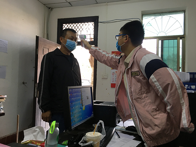 青岛人力资源公司根据要求安全隔离期间全程戴好口罩，做好个人防护